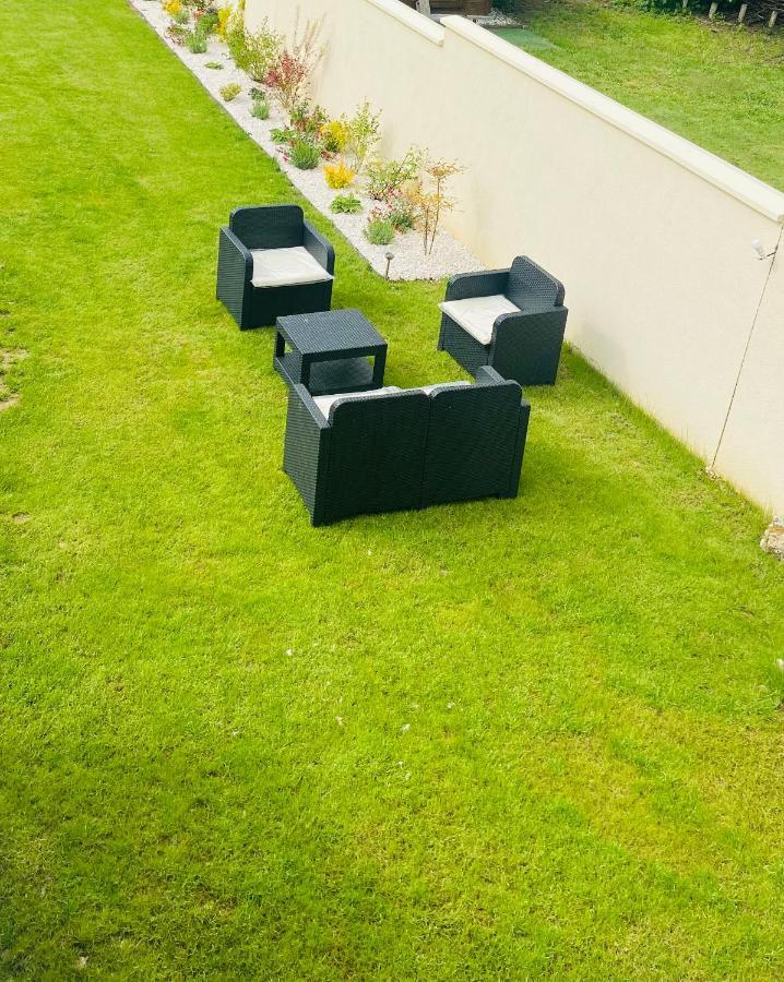 Apartamento Grand T1 Moderne Jardin Pres De Cdg Le Thillay Exterior foto
