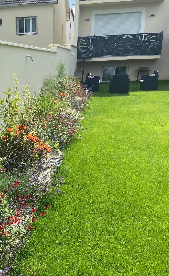 Apartamento Grand T1 Moderne Jardin Pres De Cdg Le Thillay Exterior foto